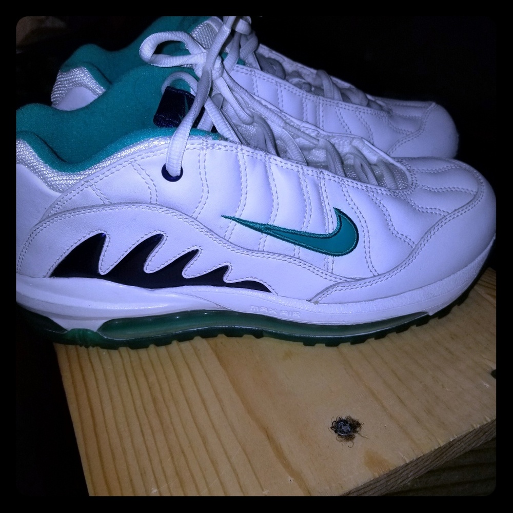 Nike airMax Ken griffey jr  2012 release rare shoe